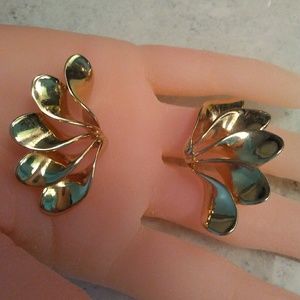 Vintage Goldtone Earrings